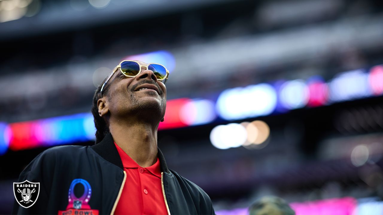 Snoop Dogg Returns To NFL Field As Pro Bowl Team Captain