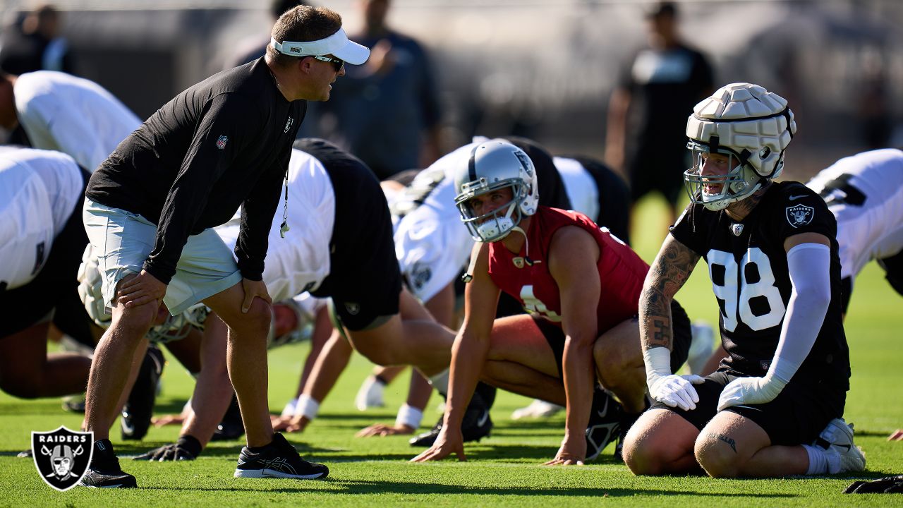 Training Camp Notebook 7/21: Camp officially gets underway in the desert