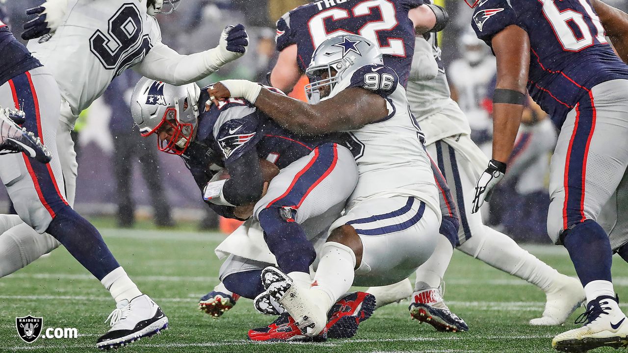 Las Vegas Raiders defensive tackle Maliek Collins (97) puts