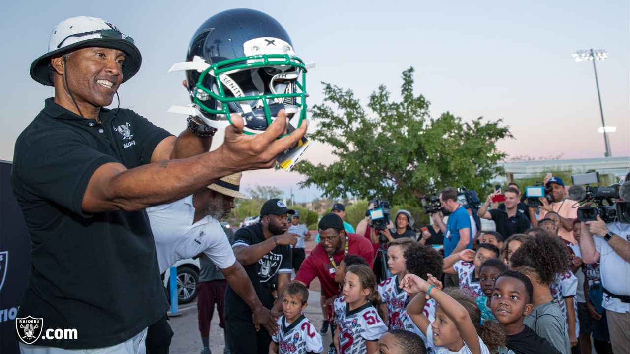 Raiders donate helmets to Las Vegas youth
