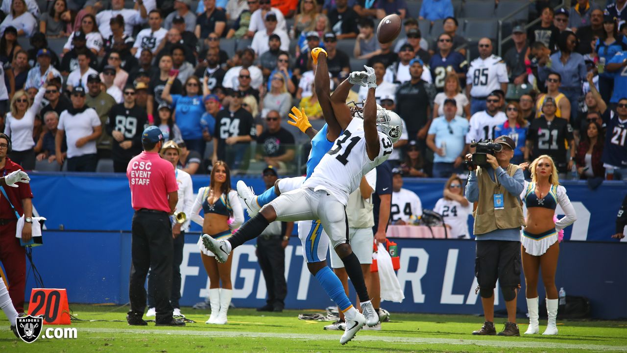 Quick Snap: Raiders travel to Los Angeles, fall to Chargers 26-10