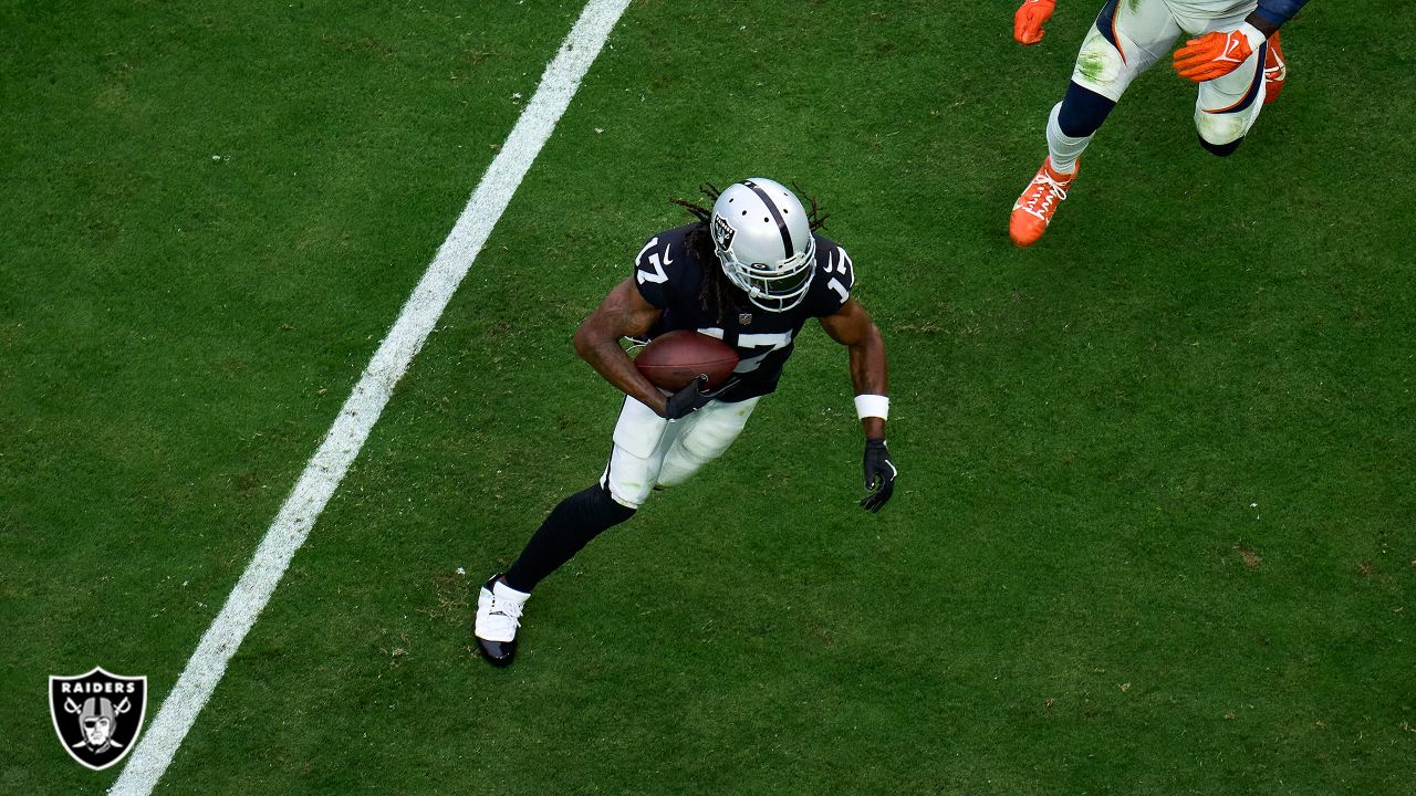 Las Vegas Raiders wide receiver Davante Adams (17) catches the ball during  an NFL game against the Los Angeles Rams on Thursday, Dec. 8, 2022, in  Inglewood, Calif. (Dylan Stewart/Image of Sport/Sipa