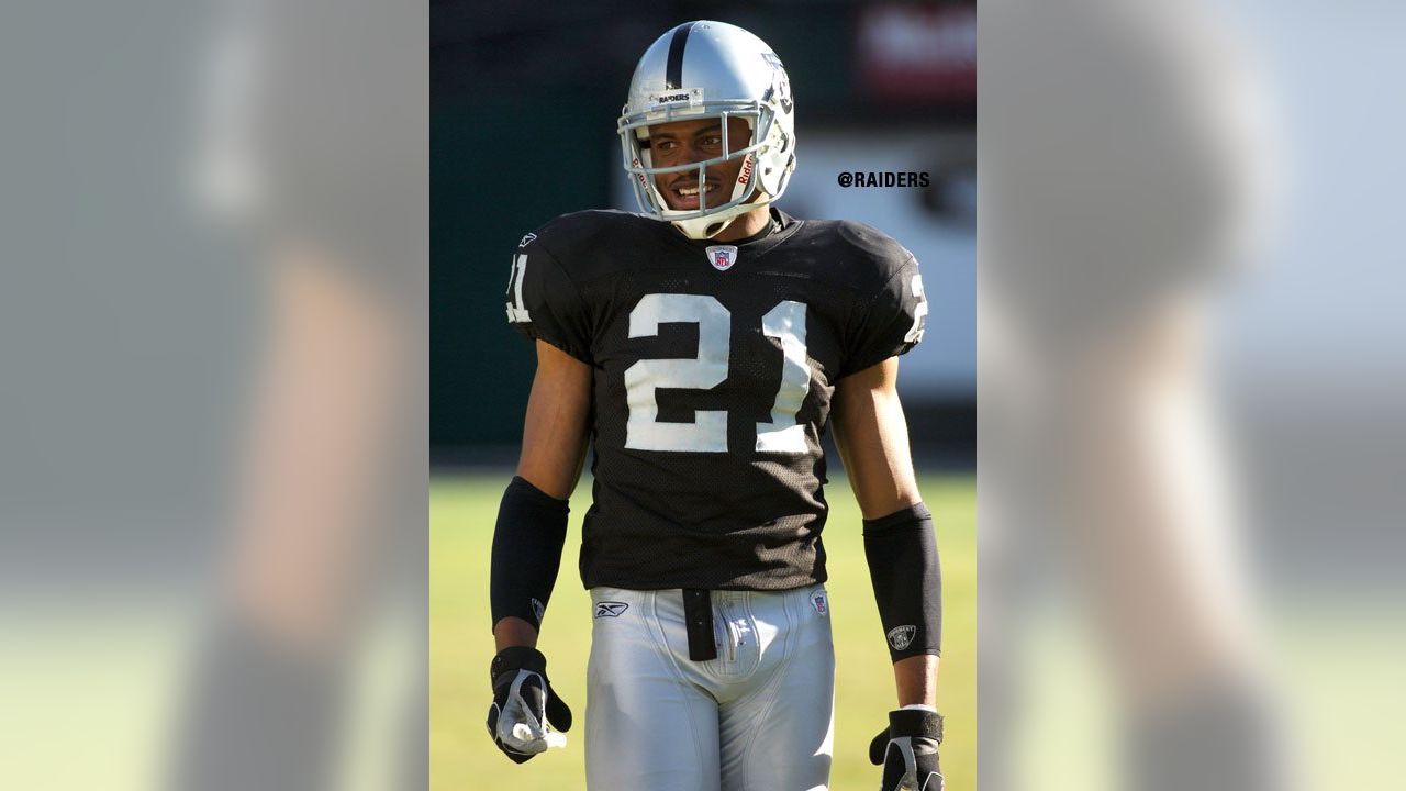 : Nnamdi Asomugha Oakland Raiders 8 x 10 Foto de acción