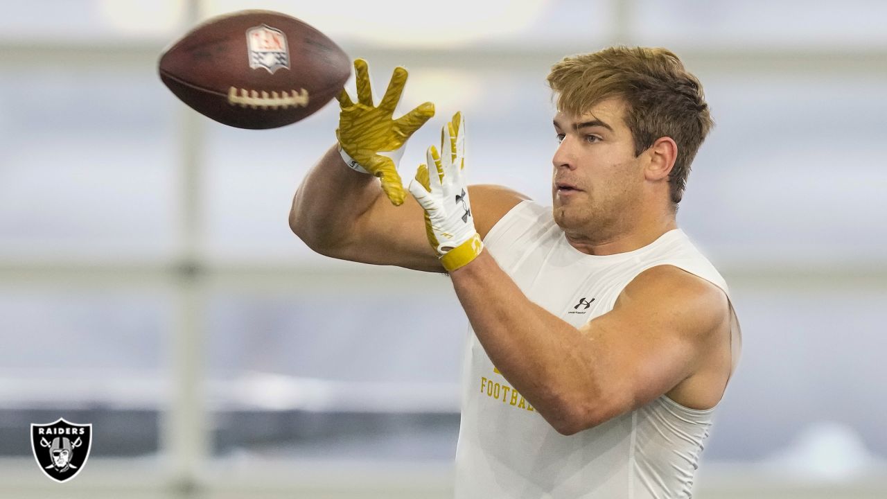 Las Vegas Raiders on X: We have signed second-round draft pick TE Michael  Mayer »   / X