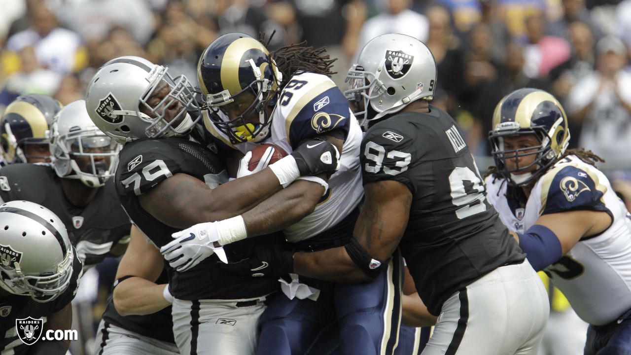 Photo: Oakland Raiders vs St. Louis Rams football - 