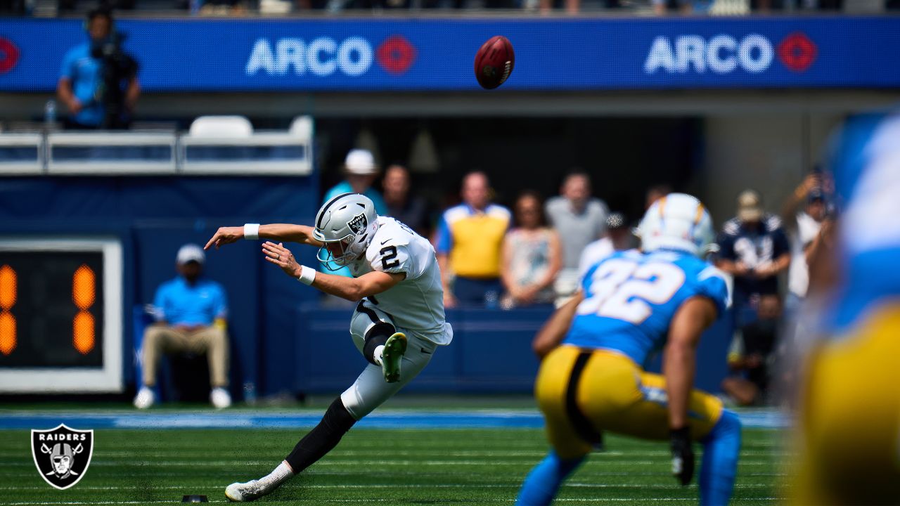 Chargers vs. Raiders 2022: Week 1 Snap Counts - Bolts From The Blue