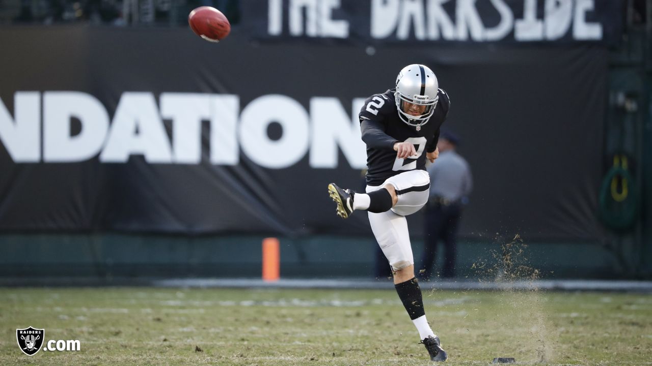 Oakland Raiders kicker Giorgio Tavecchio wins game ball vs. Titans