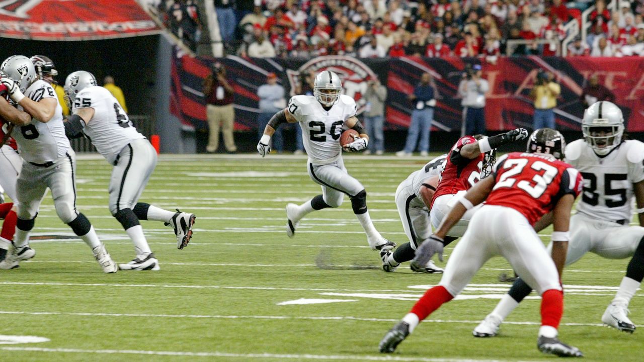 File:Raiders fan 1 at Falcons at Raiders 11-2-08 B.JPG - Wikipedia