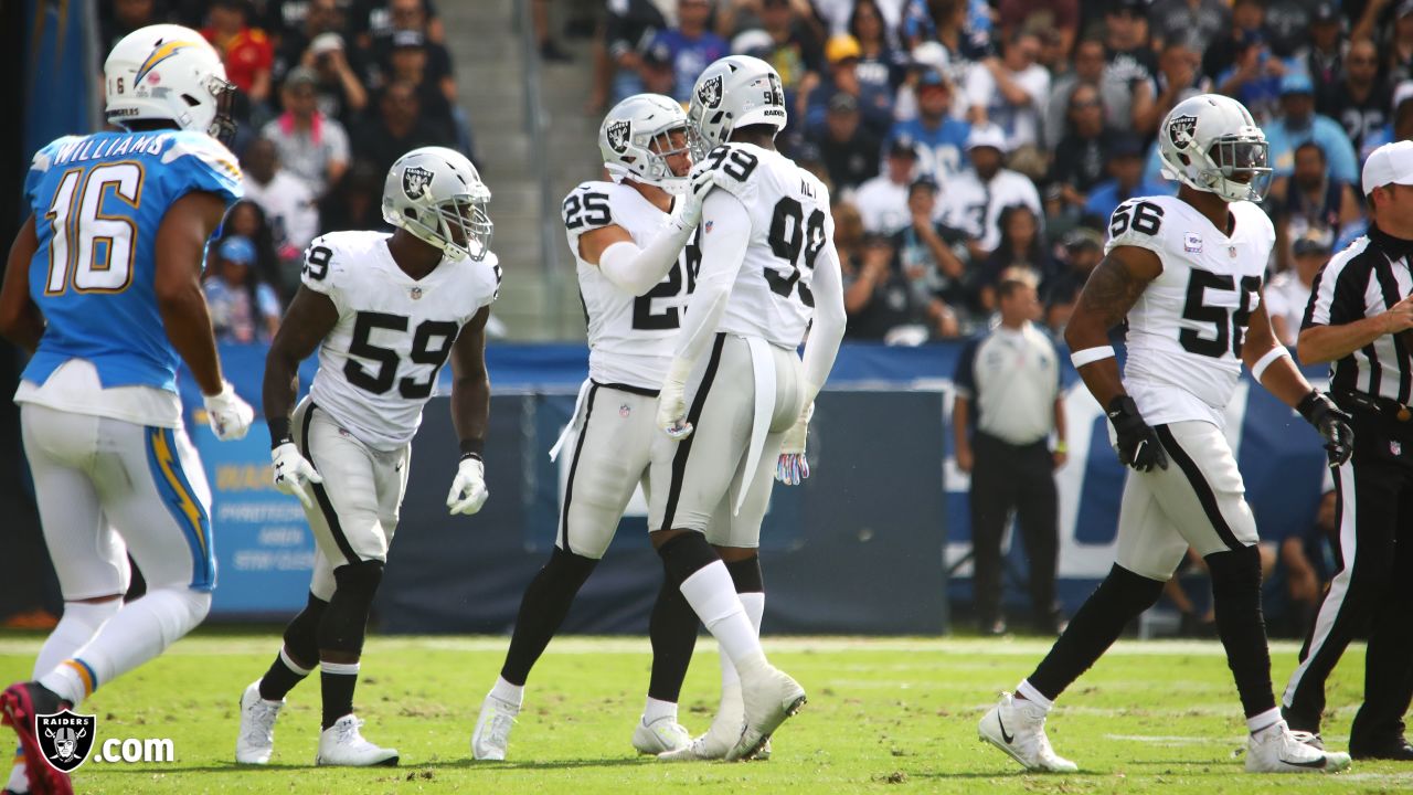 Quick Snap: Raiders travel to Los Angeles, fall to Chargers 26-10