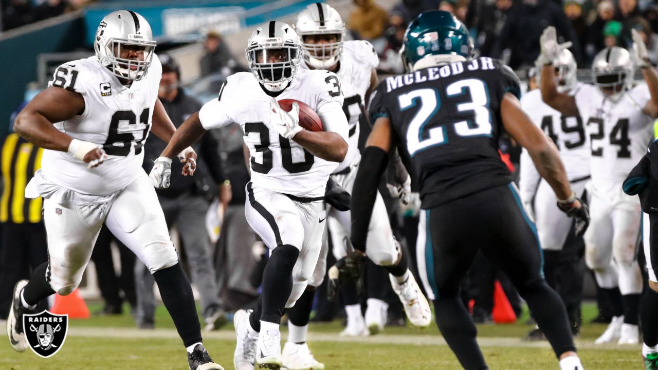 Fast facts: Raiders (6-8) vs. Eagles (12-2)