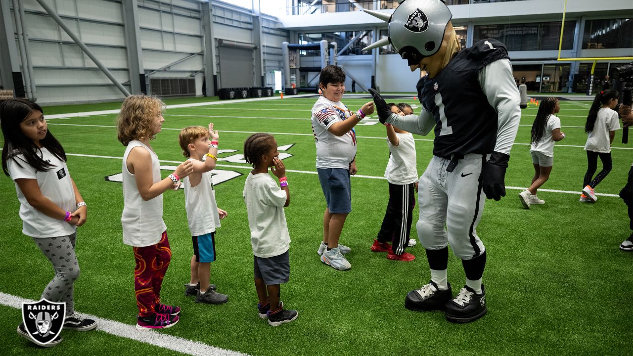 Allegiant Stadium launches Raiders Den program for high school students