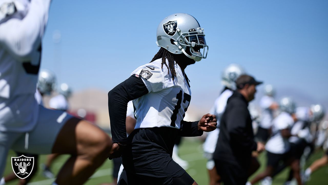 Las Vegas Raiders safety Duron Harmon (30) runs during an NFL football game  against the Los Angeles Rams, Thursday, Dec. 8, 2022, in Inglewood, Calif.  (AP Photo/Kyusung Gong Stock Photo - Alamy