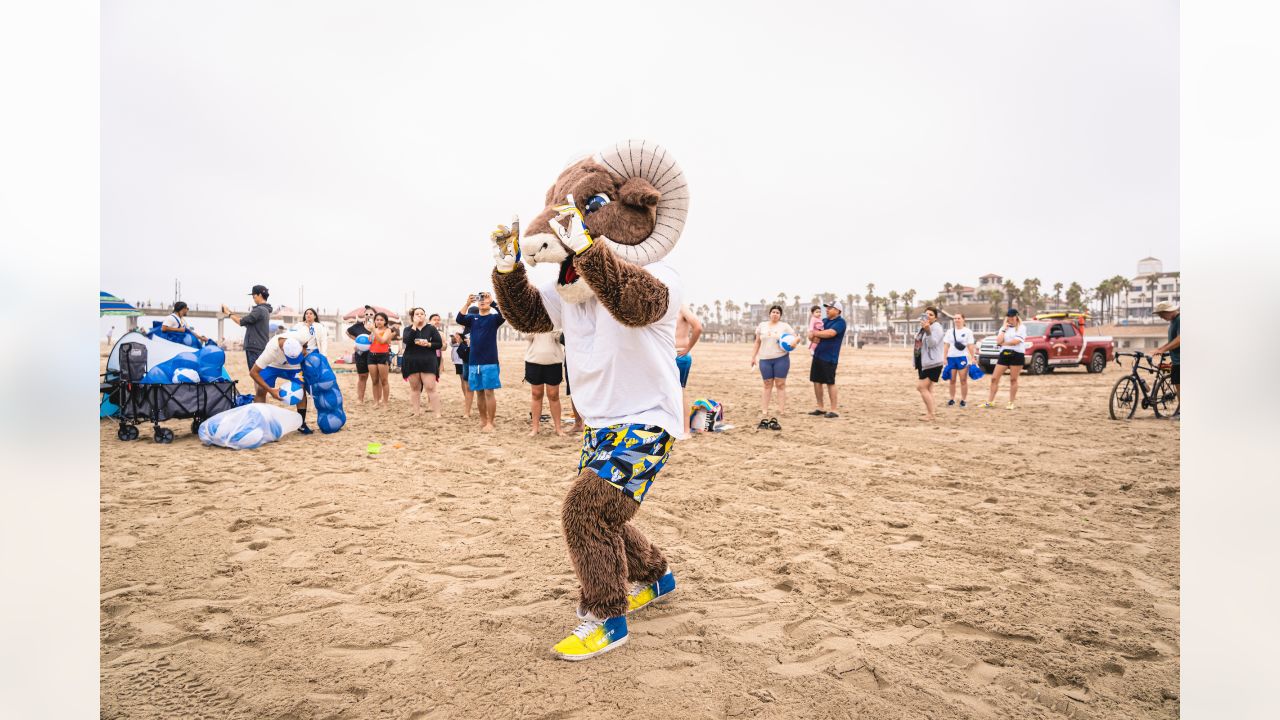 L.A. Rams on the 1 at Ventura Beach - Ventura County Coast