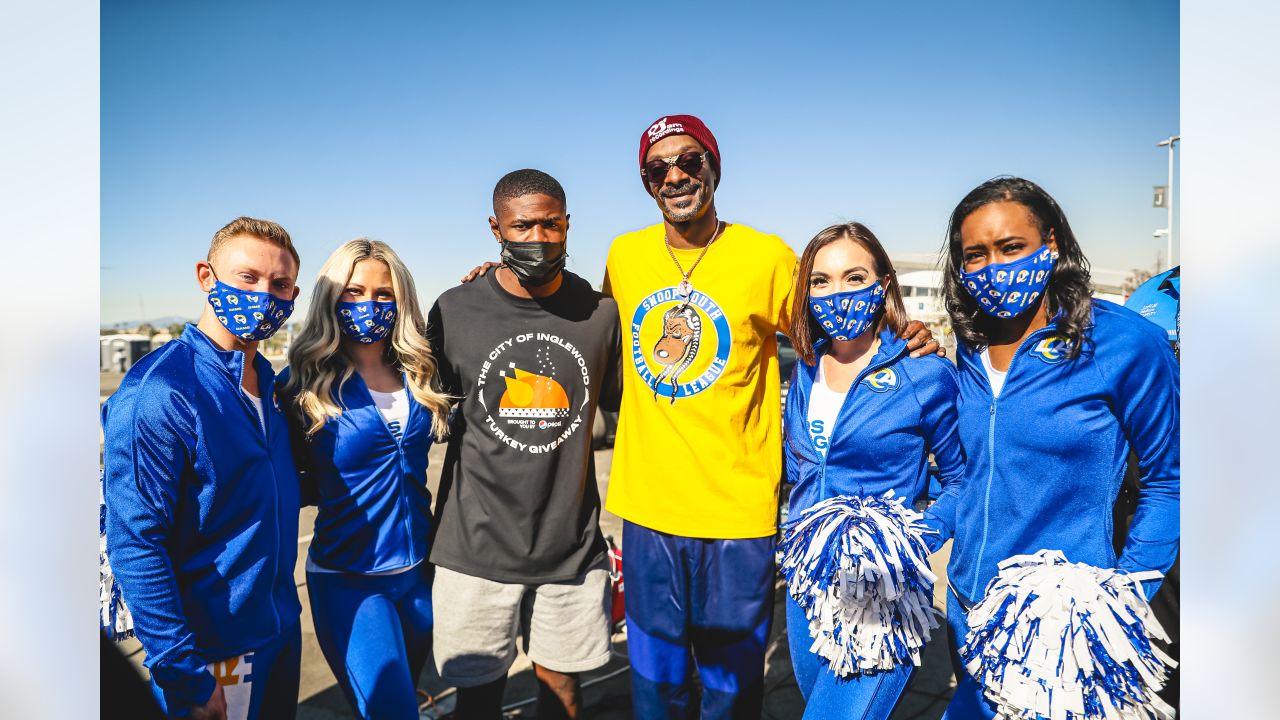 Snoop Dogg Partners With LA Rams For Thanksgiving Giveaway