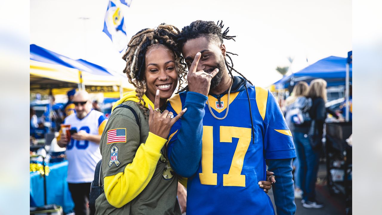 Seattle Seahawks Vs. Los Angeles Rams. Fans Support On NFL Game. Silhouette  Of Supporters, Big Screen With Two Rivals In Background. Stock Photo,  Picture And Royalty Free Image. Image 151158439.