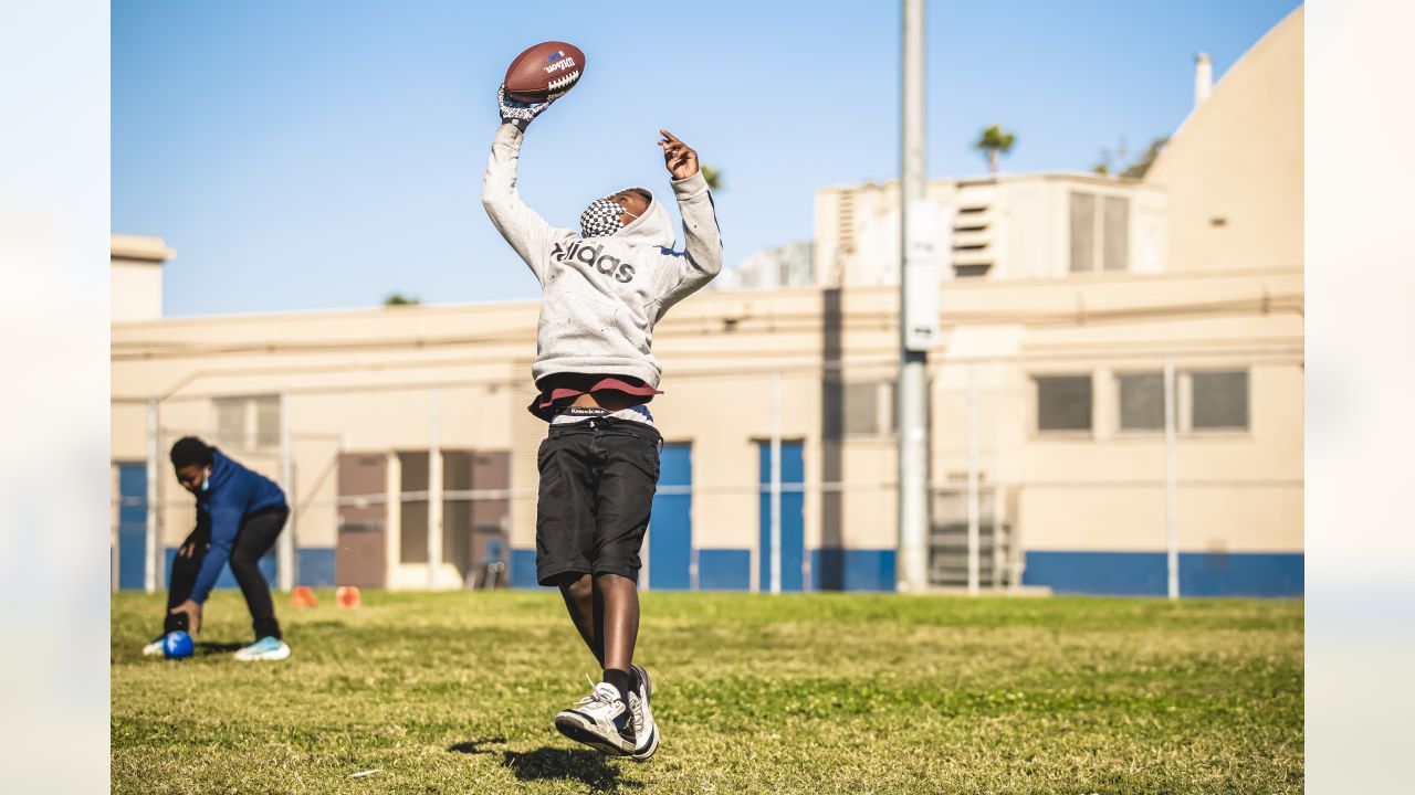 Rams launch flag football league for Los Angeles Unified students, surprise  students with jerseys and equipment