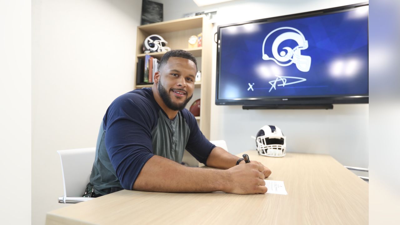 Aaron Donald interview goes hilariously awry when real questions asked