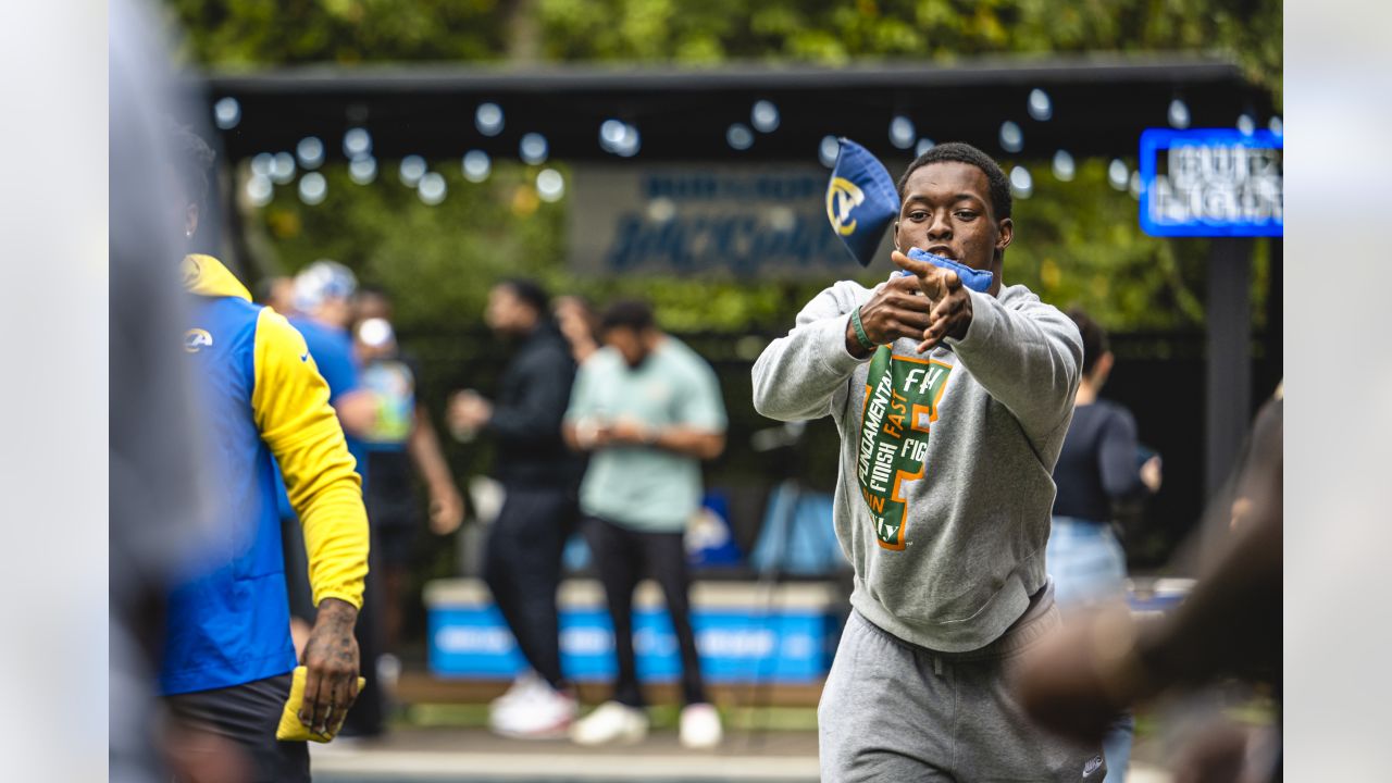 Los Angeles Rams Legend Eric Dickerson Forging Bond with 2022 Draft Class -  Sports Illustrated LA Rams News, Analysis and More