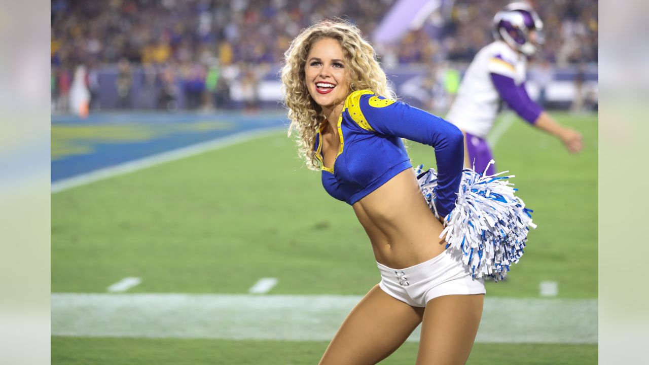 NFL cheerleaders, Week 4