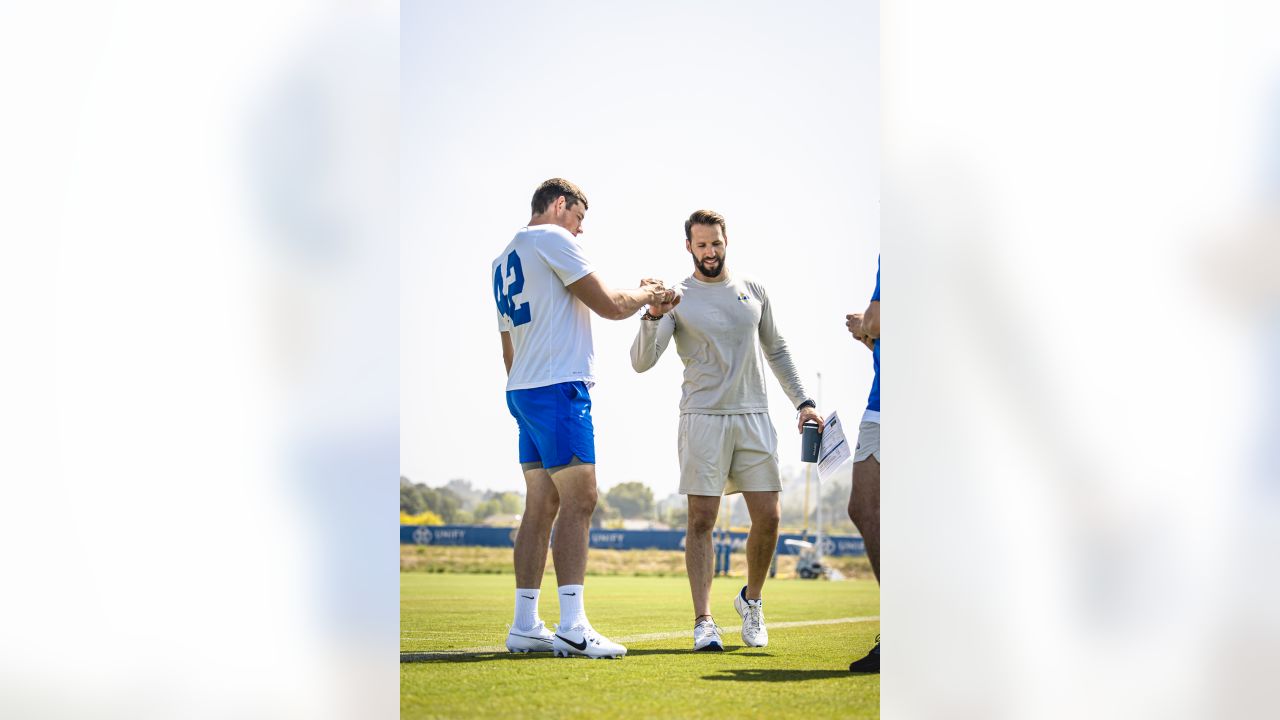 Los Angeles Rams punter Ethan Evans (42) punts before an NFL preseason  football game against the Las Vegas Raiders, Saturday, Aug. 19, 2023, in  Inglewood, Calif. (AP Photo/Kyusung Gong Stock Photo - Alamy