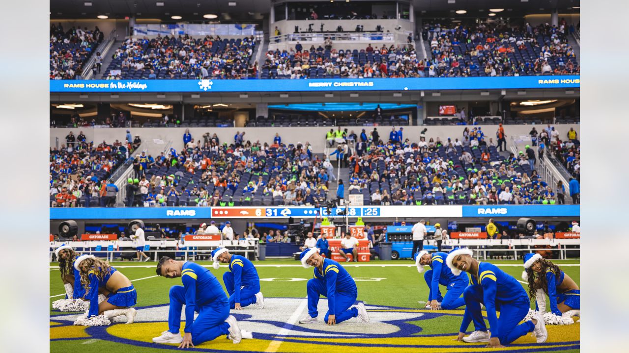 The Denver Bronco Cheerleaders perform during the Denver Broncos v the Los  Angeles Rams of an NFL football game Saturday, Aug 26, 2023, in Denver. (AP  Photo/Bart Young Stock Photo - Alamy