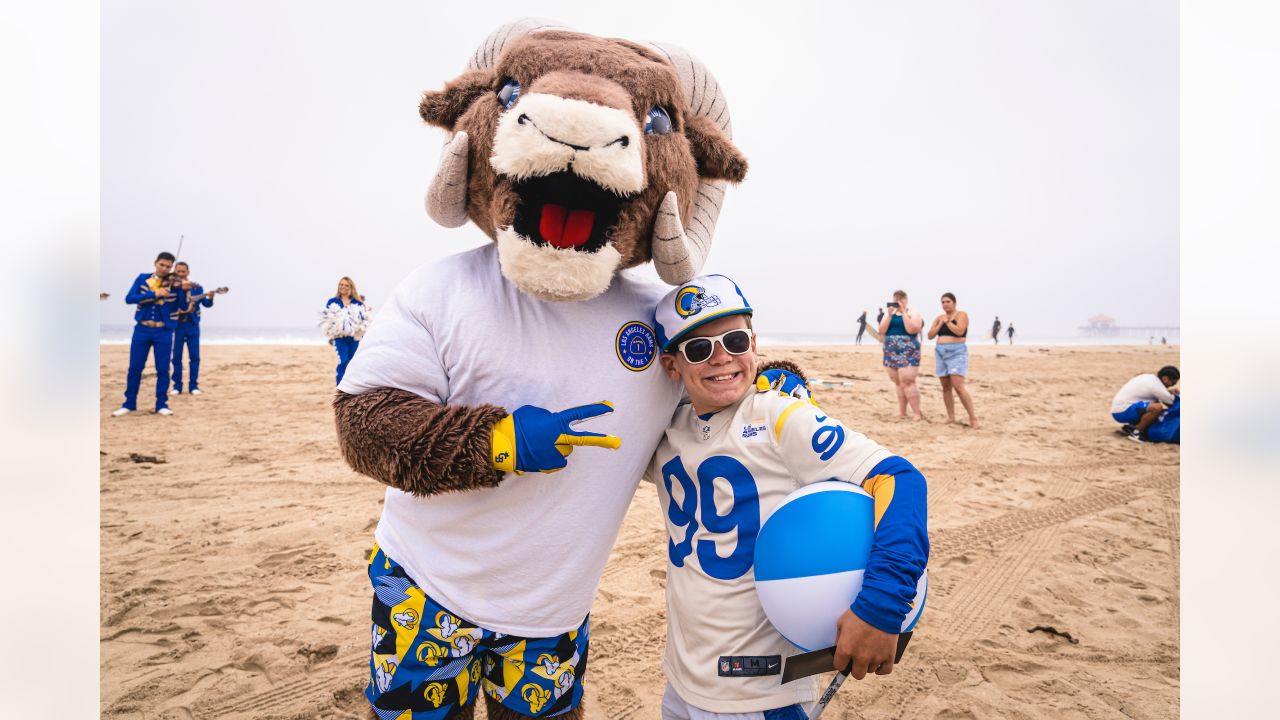 L.A. Rams on the 1 at Ventura Beach - Ventura County Coast