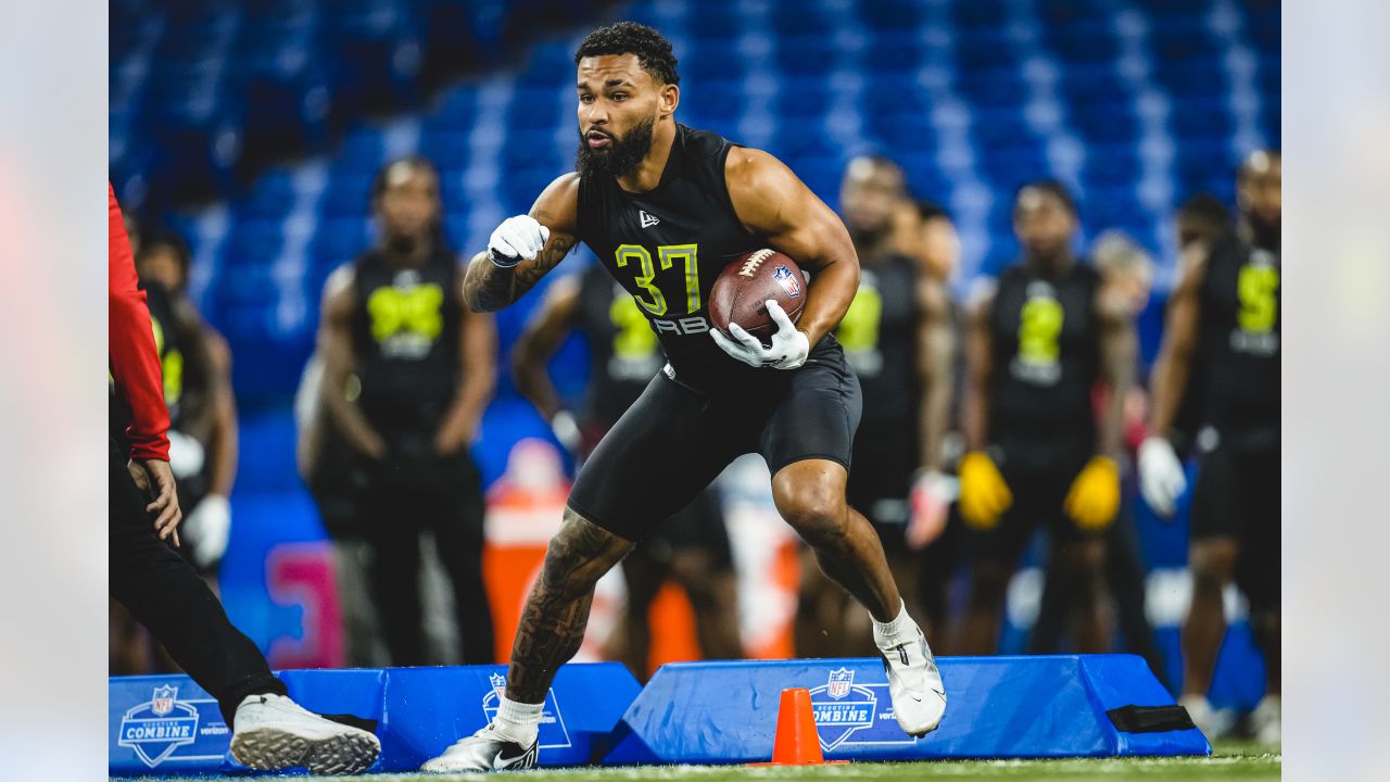 Waiting ends for Kyren Williams in fifth round as Rams select the Irish RB  - InsideNDSports