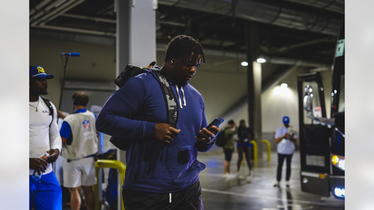 ARRIVAL PHOTOS: Rams arrive to SoFi Stadium for preseason matchup against  Raiders