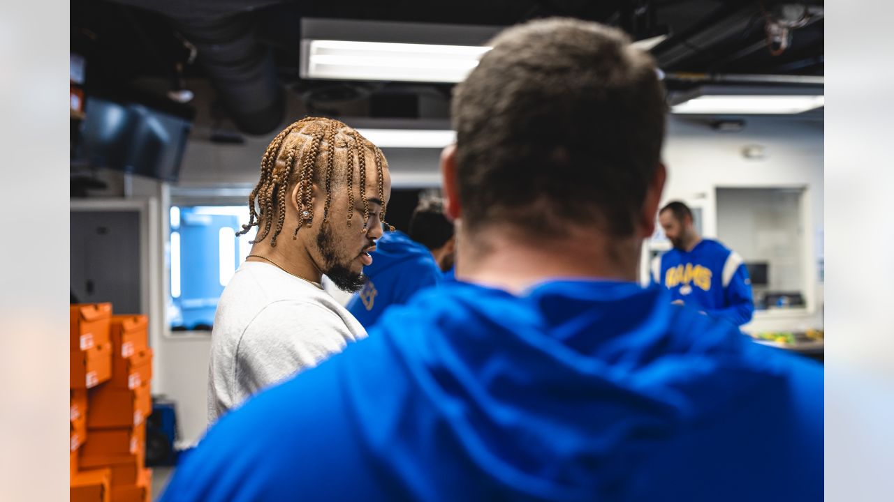 Los Angeles Rams safety Russ Yeast, left, works on a drill during the NFL  football team's camp Wednesday, June 14, 2023, in Thousand Oaks, Calif. (AP  Photo/Kyusung Gong Stock Photo - Alamy