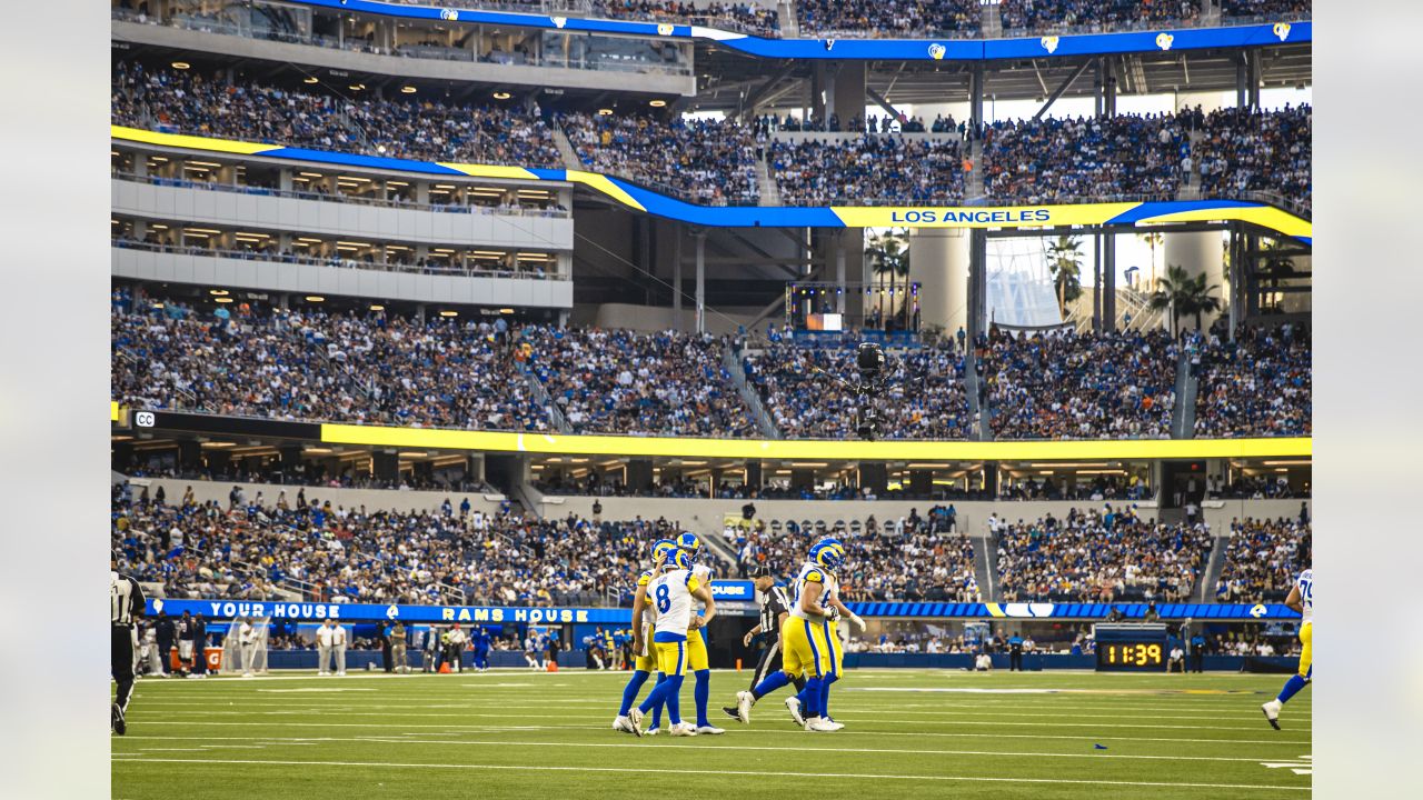 Bears and Rams fans provide first brawl at SoFi Stadium - Chicago Sun-Times