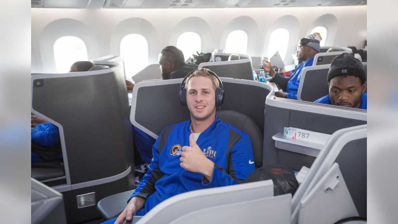 Rams fans pack flight to Atlanta, turn cabin into high-flying cheering  squad - ABC7 Los Angeles