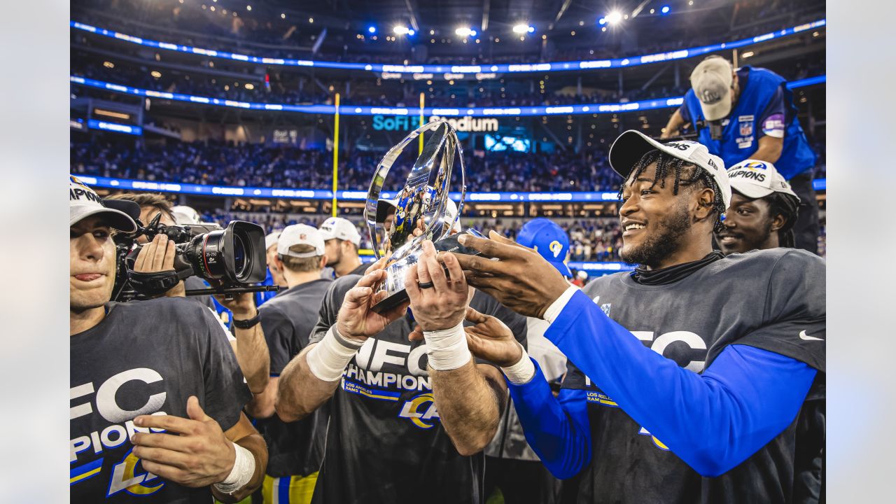 Los Angeles Rams presented with George Halas trophy after winning NFC  Championship