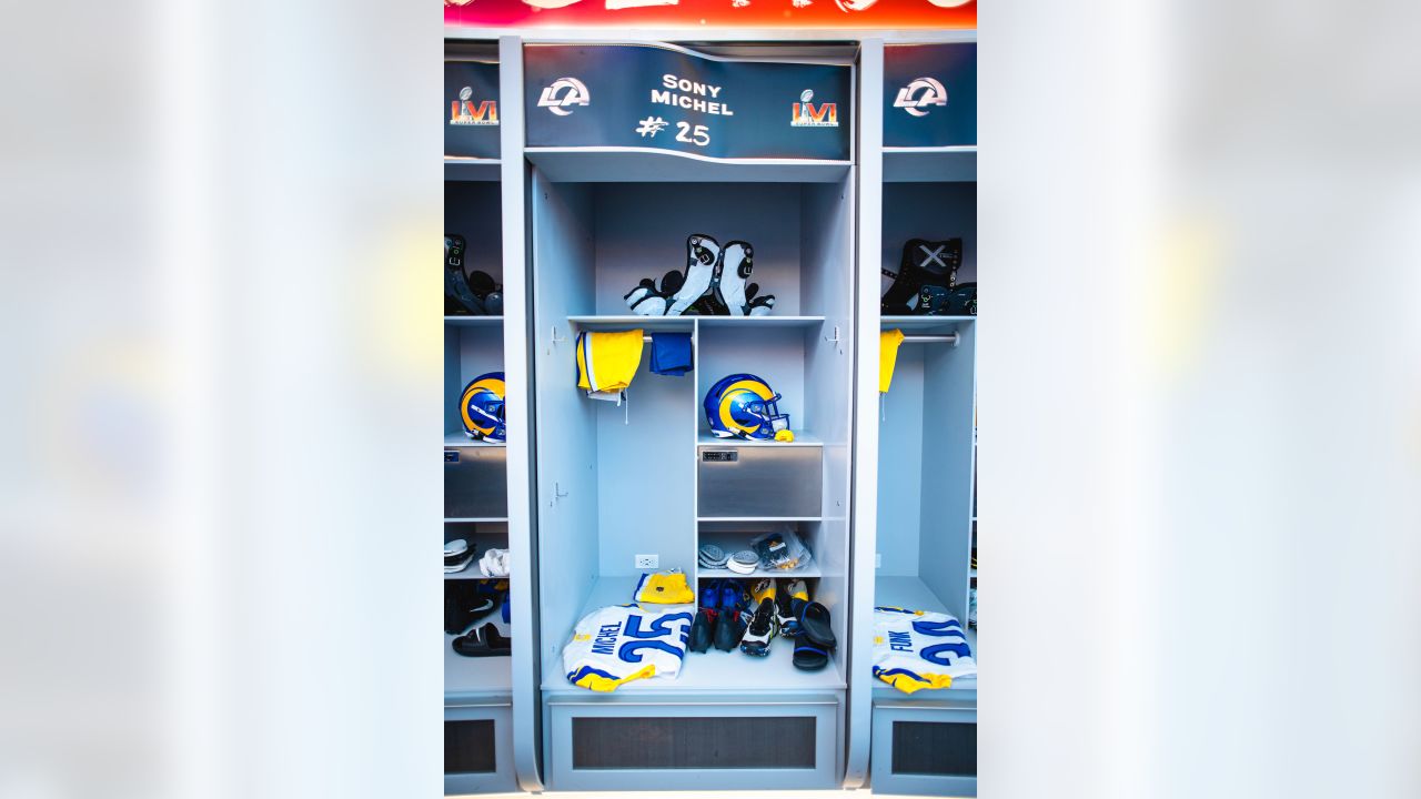 LA Rams M SBLVI Champ Roster - The Locker Room of Downey