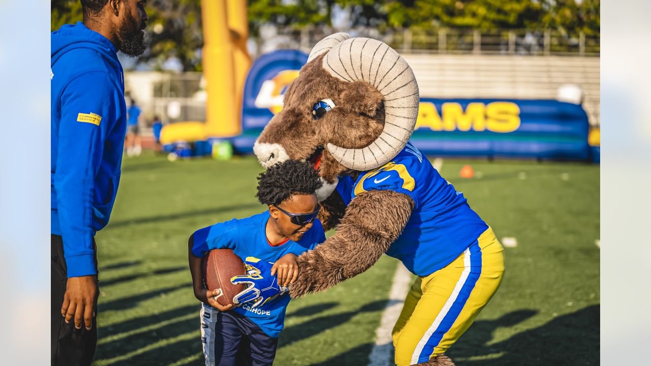 COMMUNITY PHOTOS: Rams empower South LA youth with Juneteenth football  skills clinic at Jackie Robinson Stadium