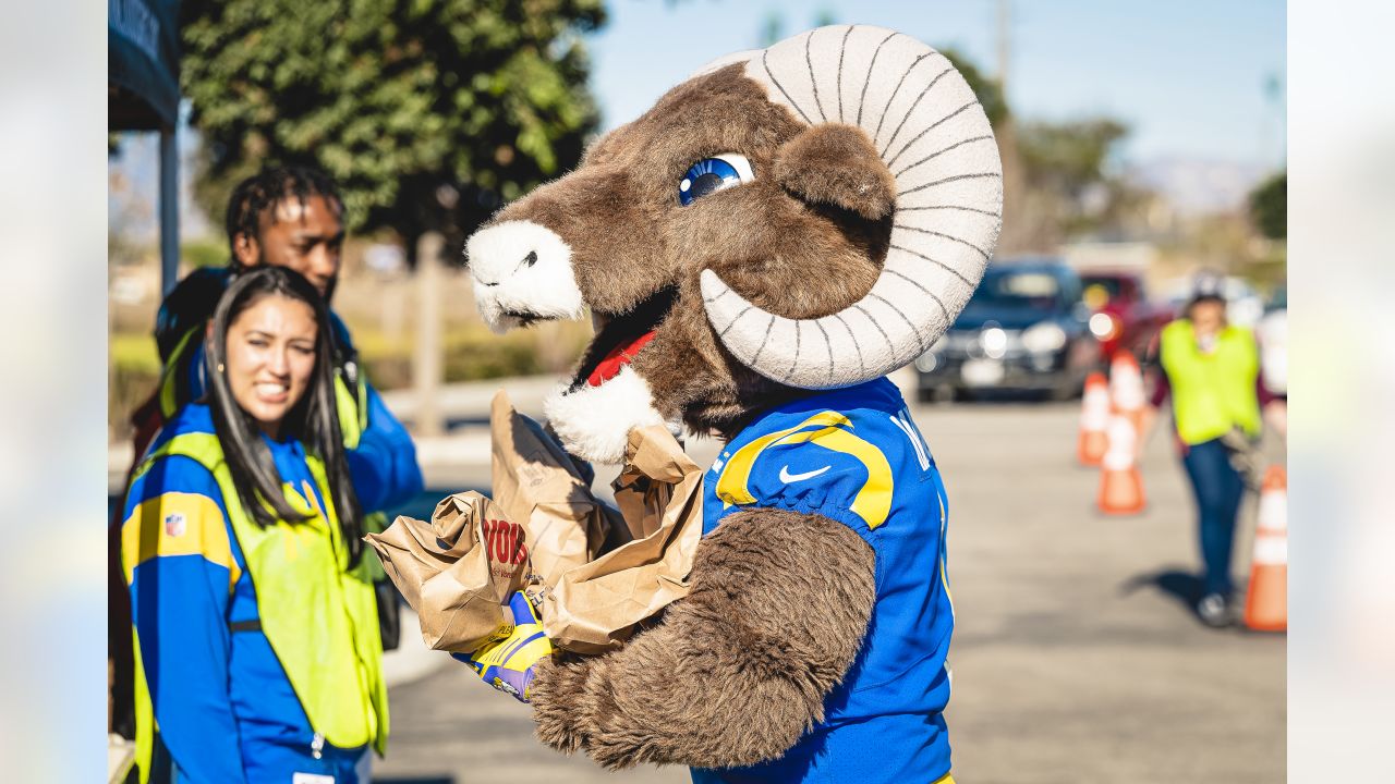 Los Angeles Rams on Twitter: Happy Thanksgiving from our family to yours!  