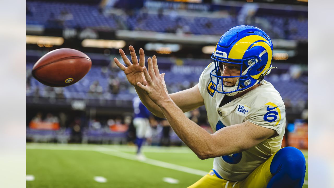 Photos: Warmups & Pregame from Week 16