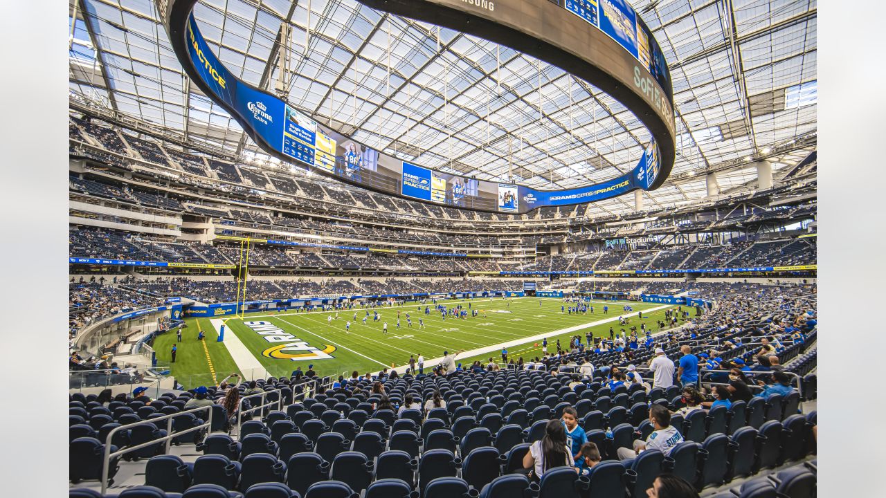 Fans experience Rams practice at SoFi Stadium for the first time