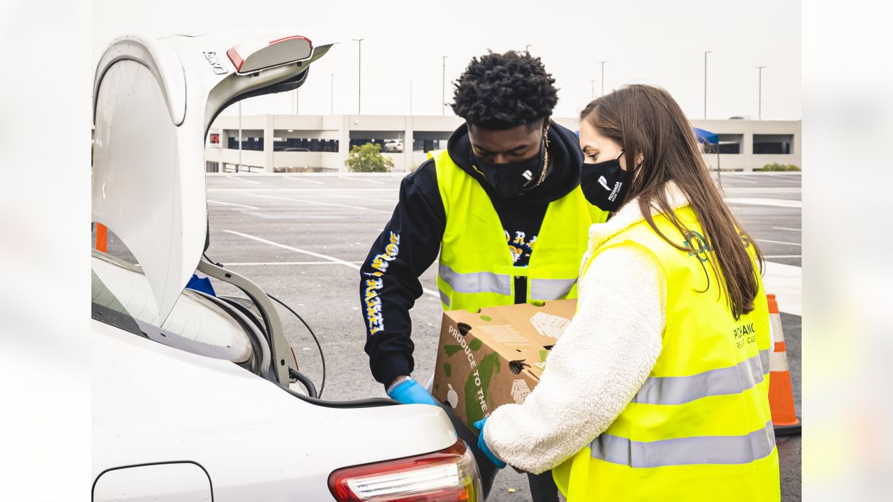 Pechanga x LA Rams - LA Food Bank Distribution 