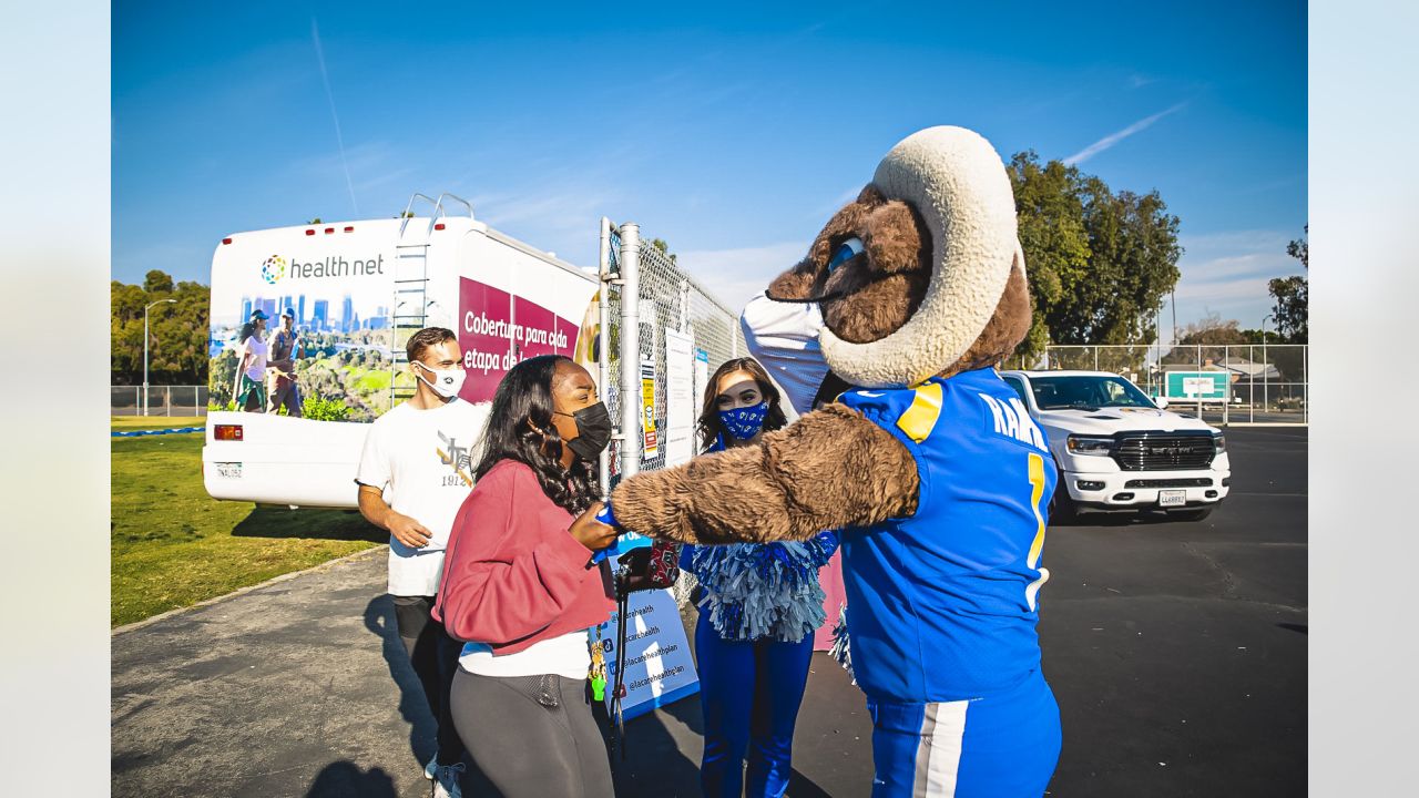 L.A. Rams Rookies Host Football Clinic in Inglewood – Los Angeles Sentinel