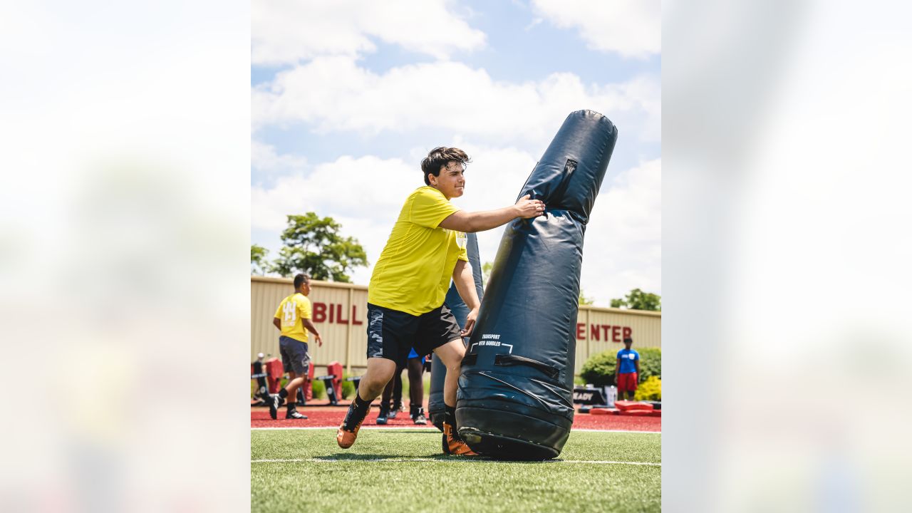 Aaron Donald hosts annual youth camp back home in Pittsburgh