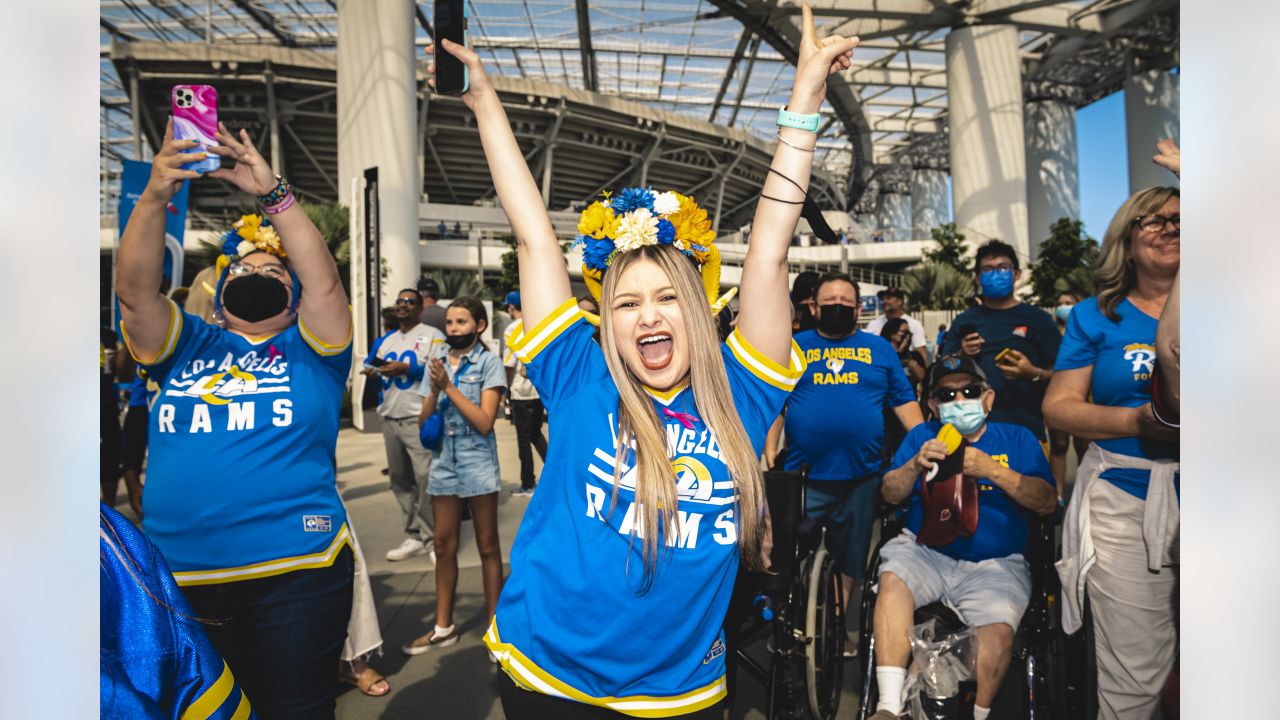 BEST PHOTOS: Best of Rams 2021 gameday fits