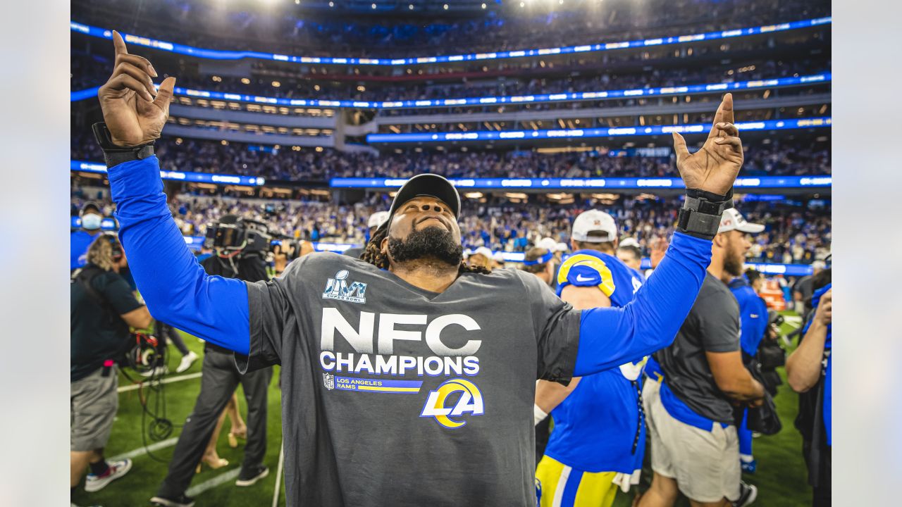 Los Angeles Rams presented with George Halas trophy after winning NFC  Championship