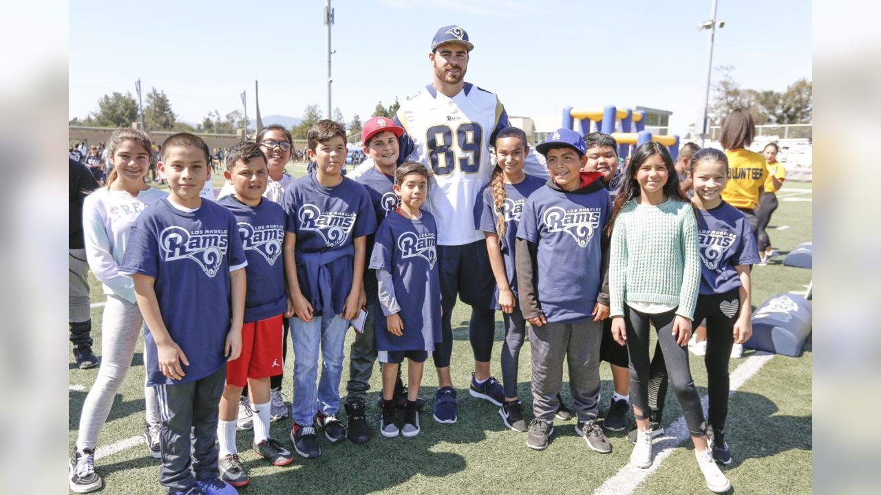 Los Angeles Rams Community  Rams host NFL Play 60 Field Day for Oak Hills  Elementary School students