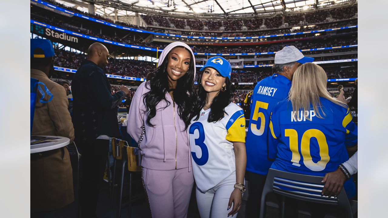 CELEBRITY PHOTOS: Jessica Alba, Michael Strahan, James Corden & more visit  SoFi Stadium for NFC Championship game