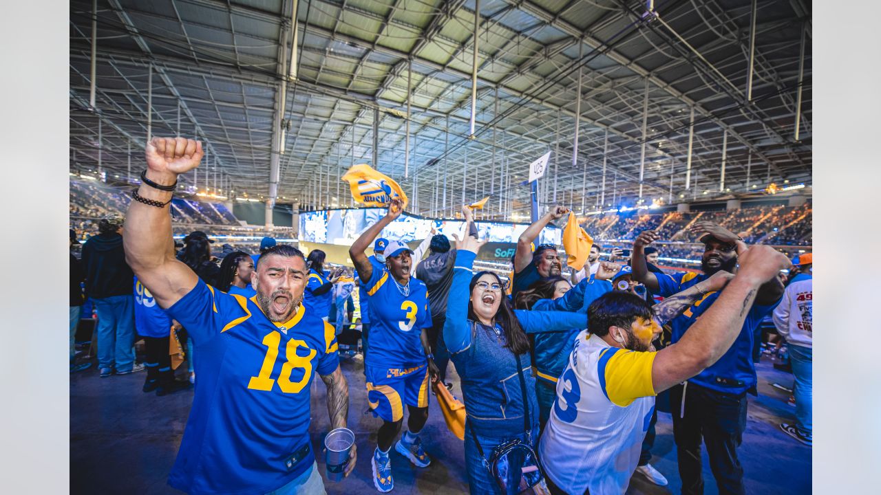 NFC Championship: San Francisco 49er fans preparing to 'turn that stadium  red' at SoFi against the LA Rams - ABC30 Fresno