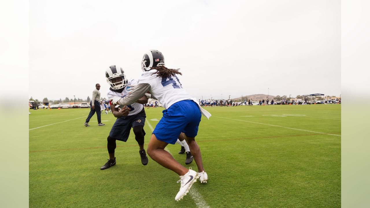 Kevin Hart and Scott Eastwood struggle at Rams' practice