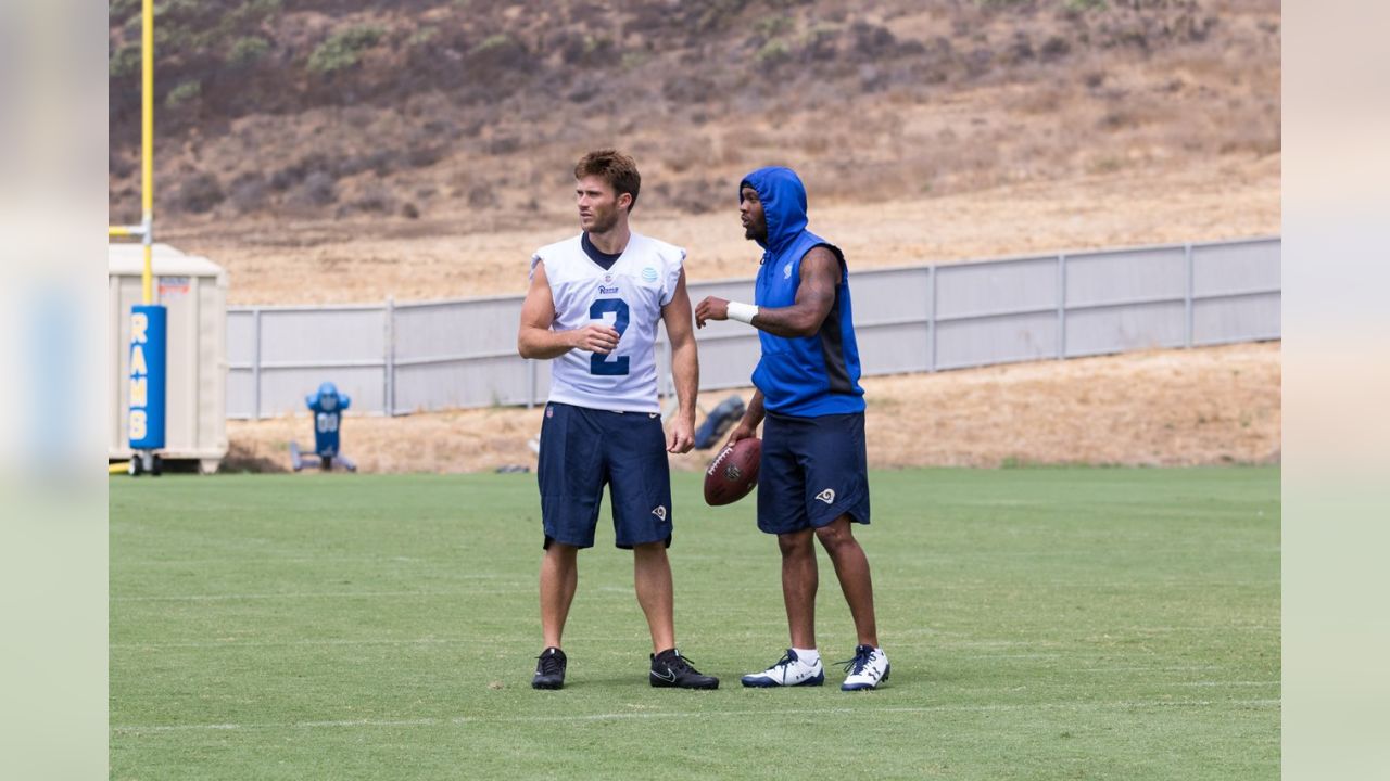 Kevin Hart and Scott Eastwood struggle at Rams' practice