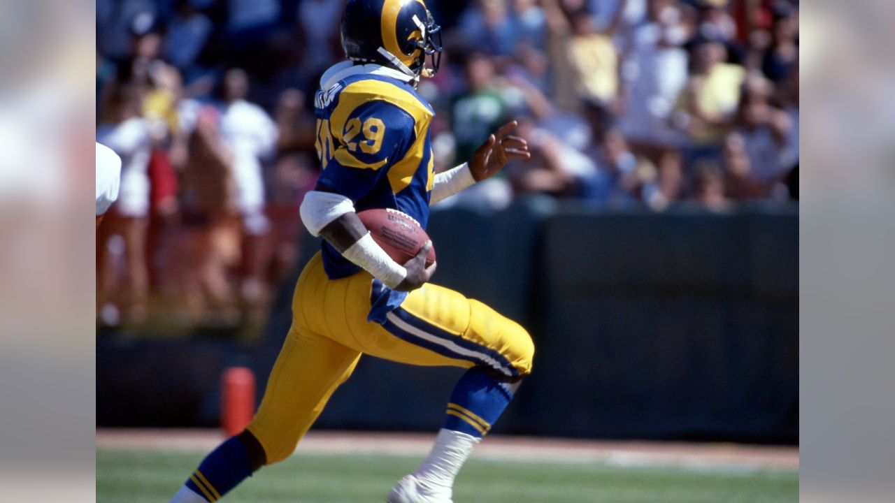 Eric Dickerson signs 1-day deal to retire with the LA Rams