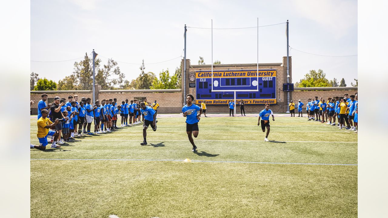 PHOTOS: Rams WR DeSean Jackson hosts youth football camp