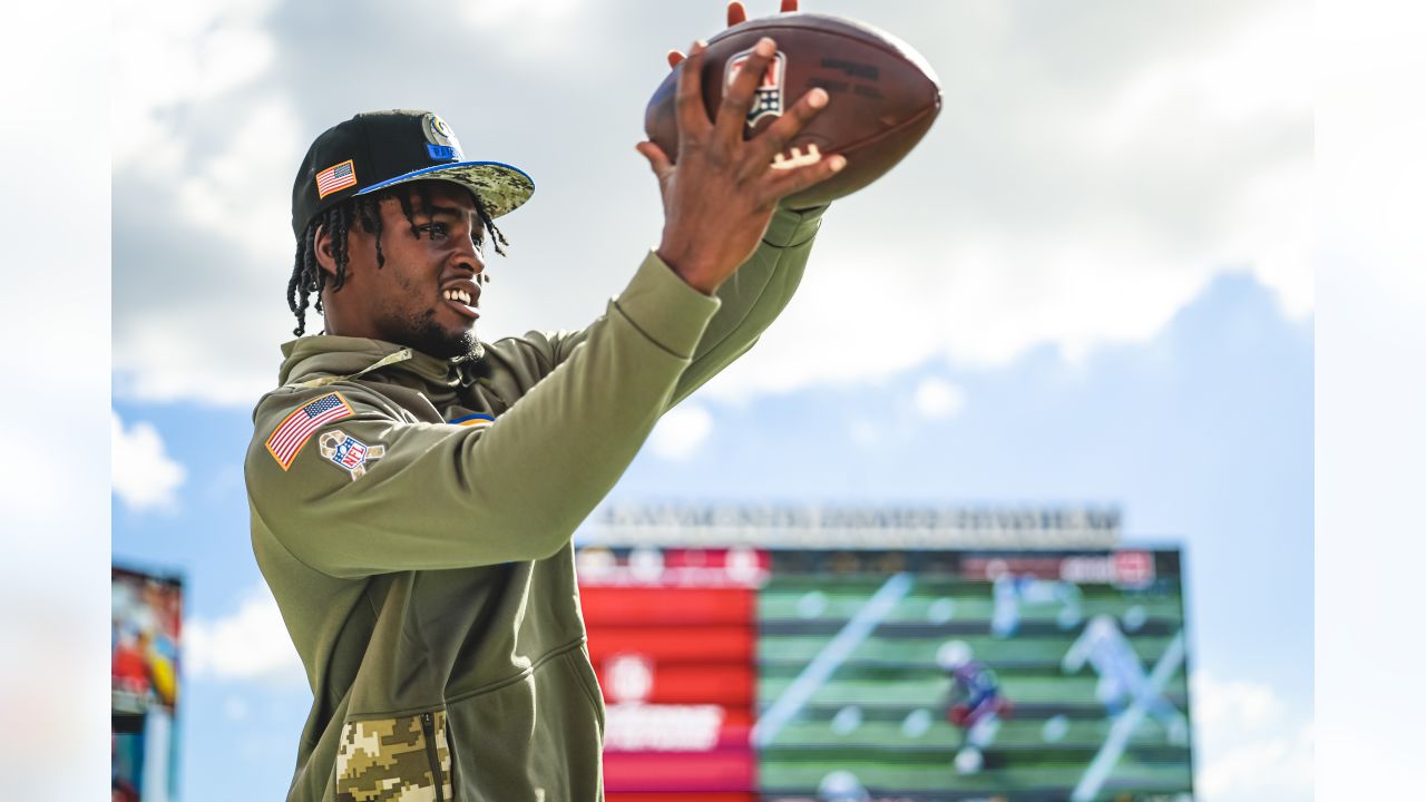 Photos: Warmups & Pregame from Week 9